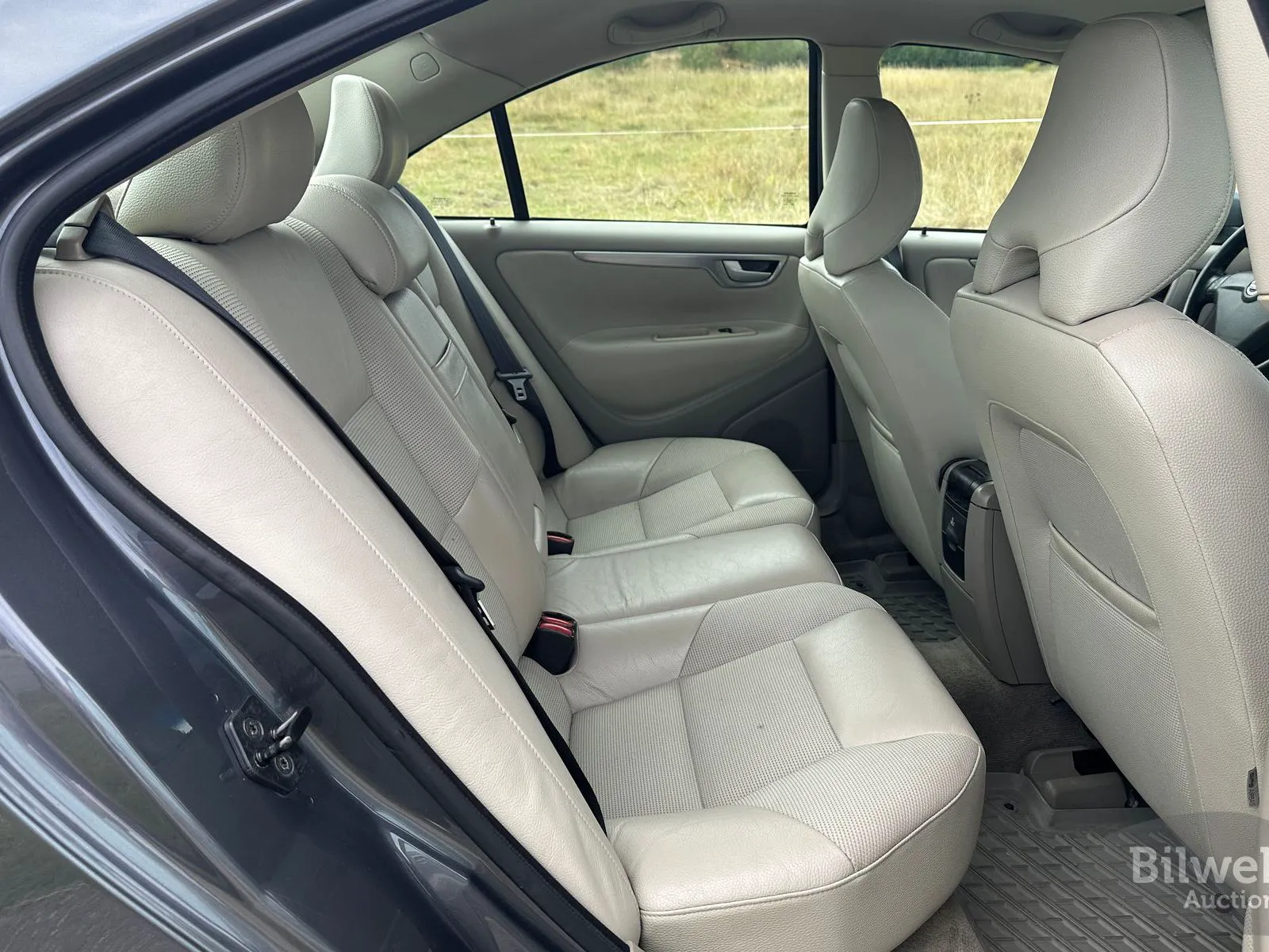 Vehicle image 52