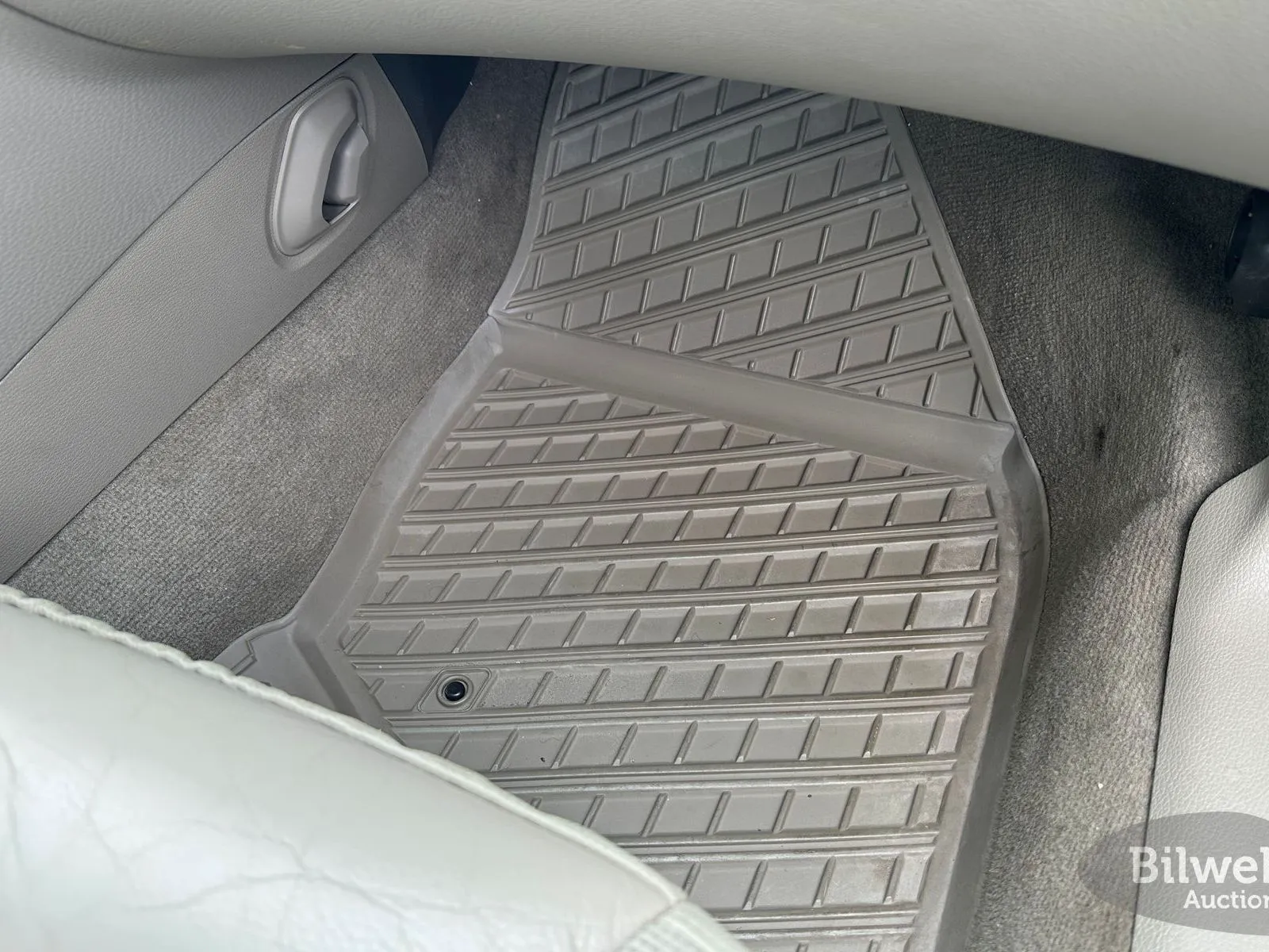 Vehicle image 74