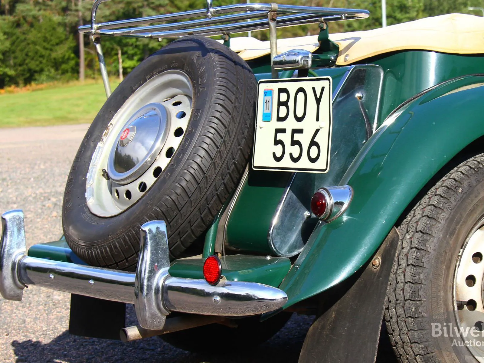 Vehicle image 9