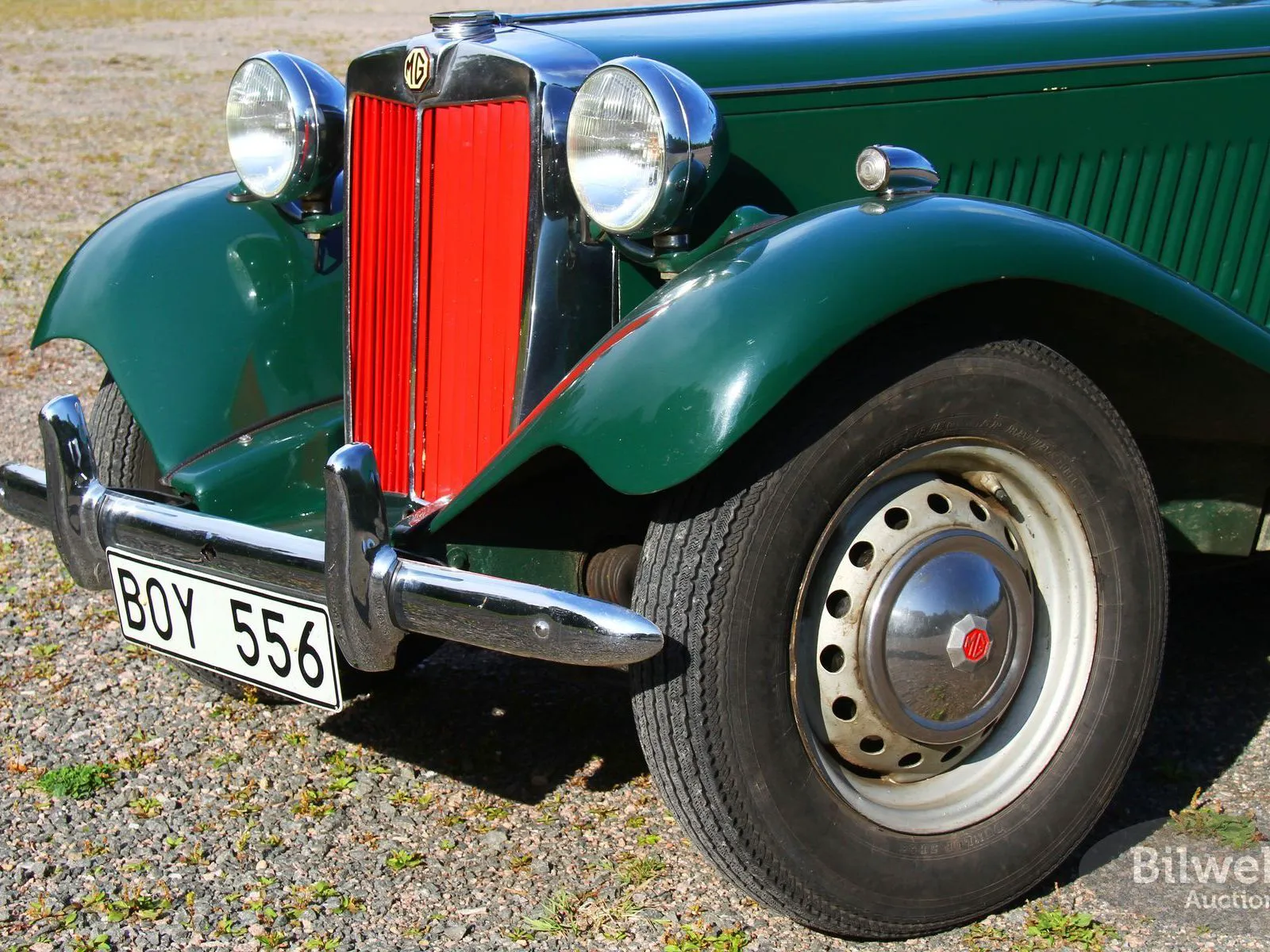 Vehicle image 16
