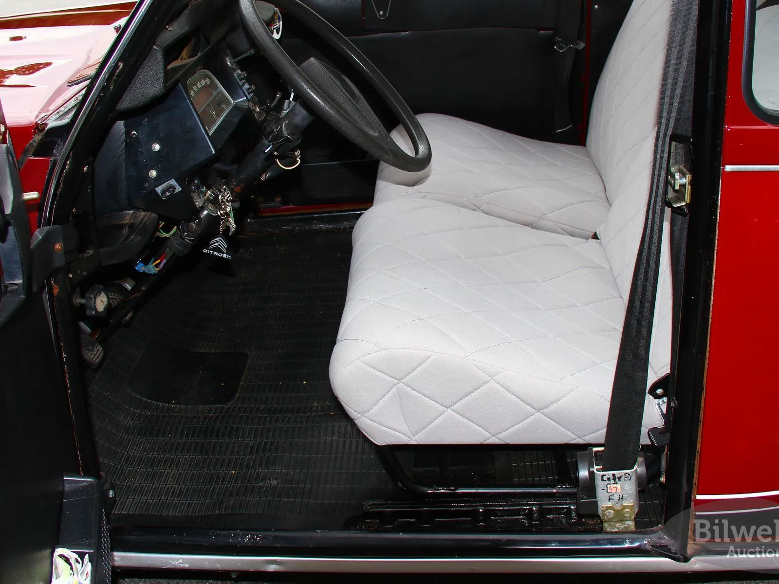 Vehicle image 21