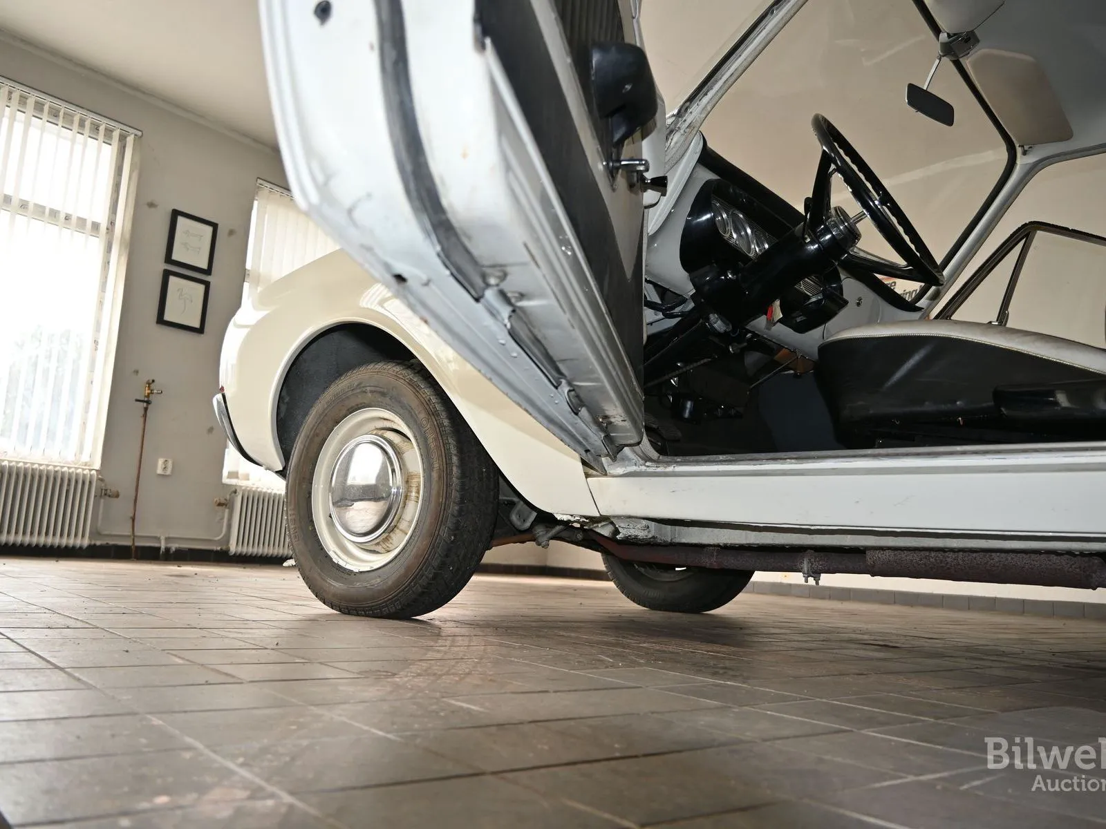 Vehicle image 20