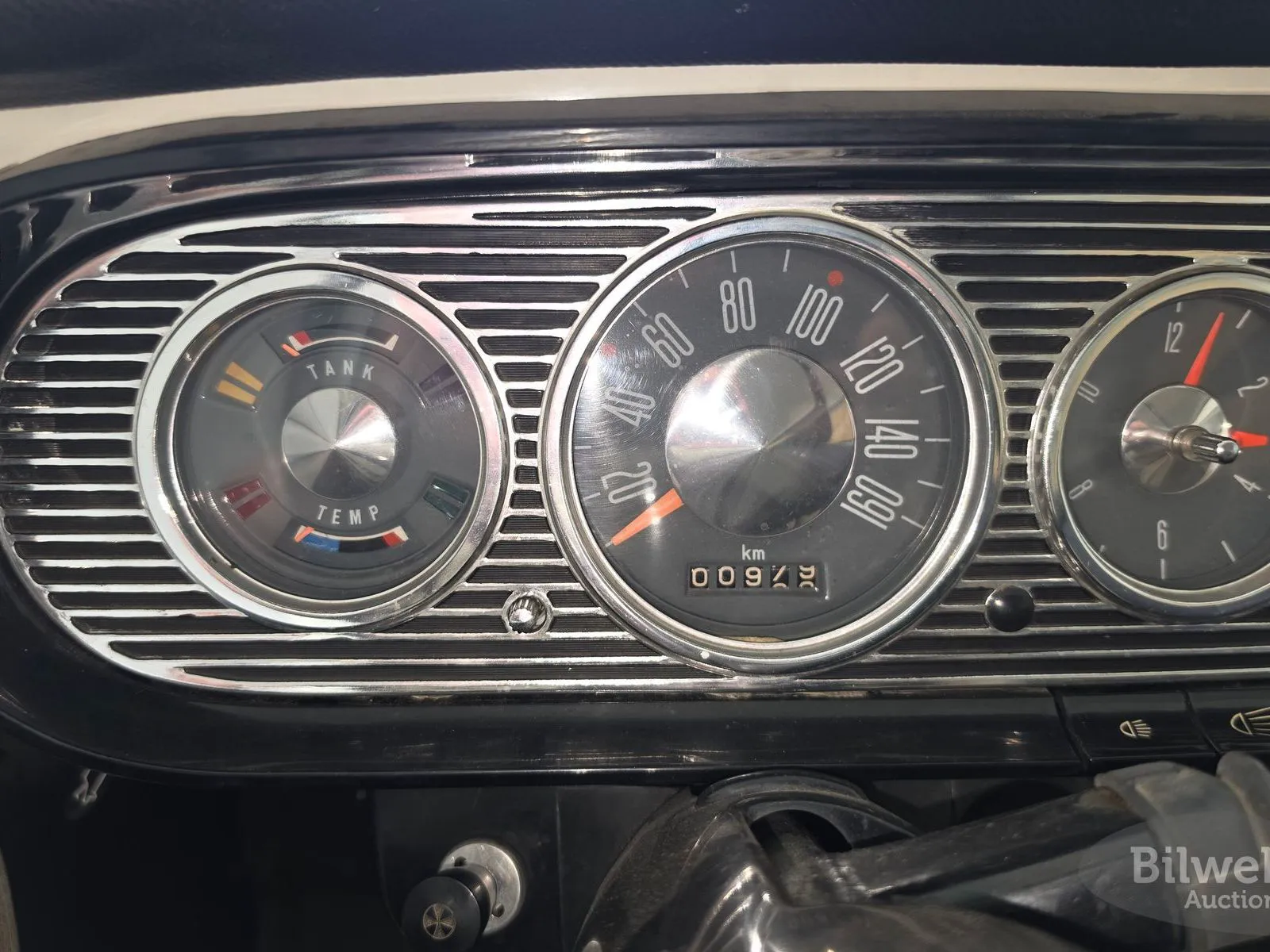 Vehicle image 30