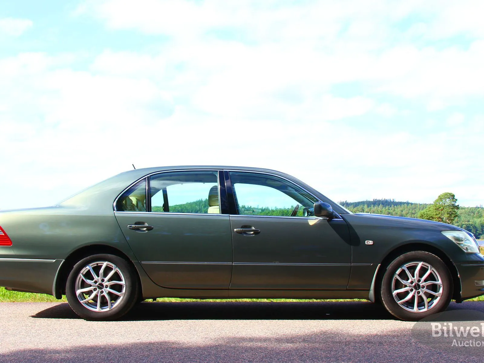 Vehicle image 33