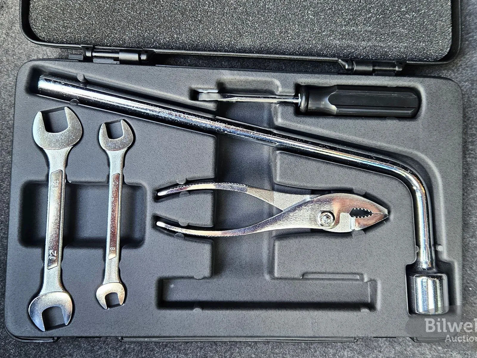 Vehicle image 11