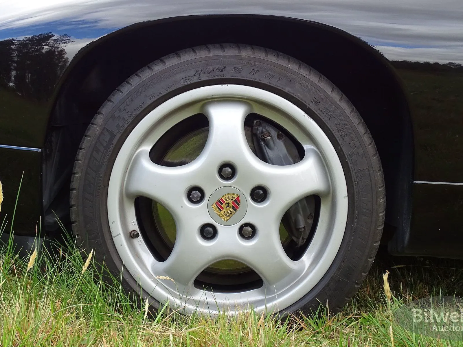 Vehicle image 32
