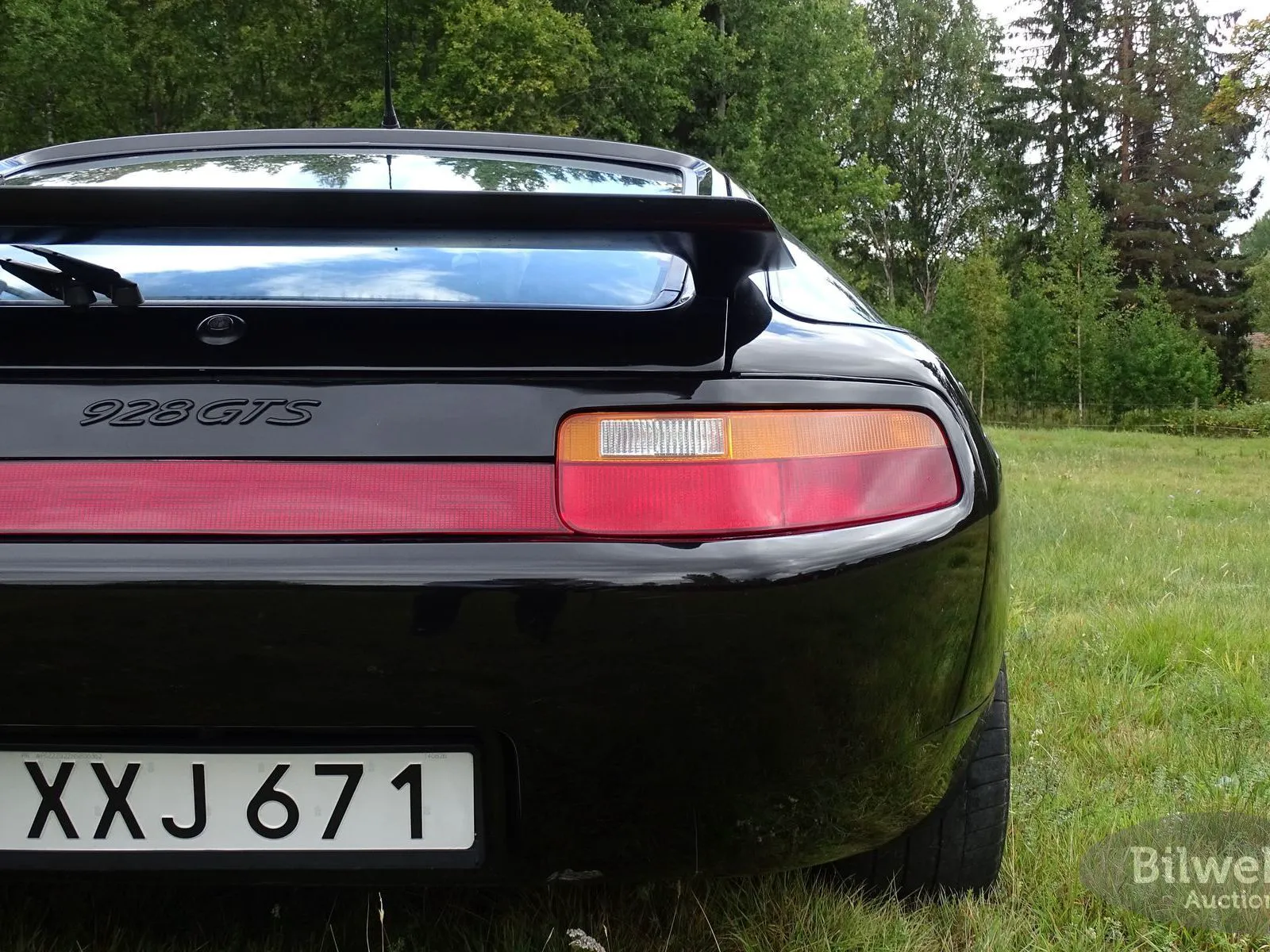 Vehicle image 24