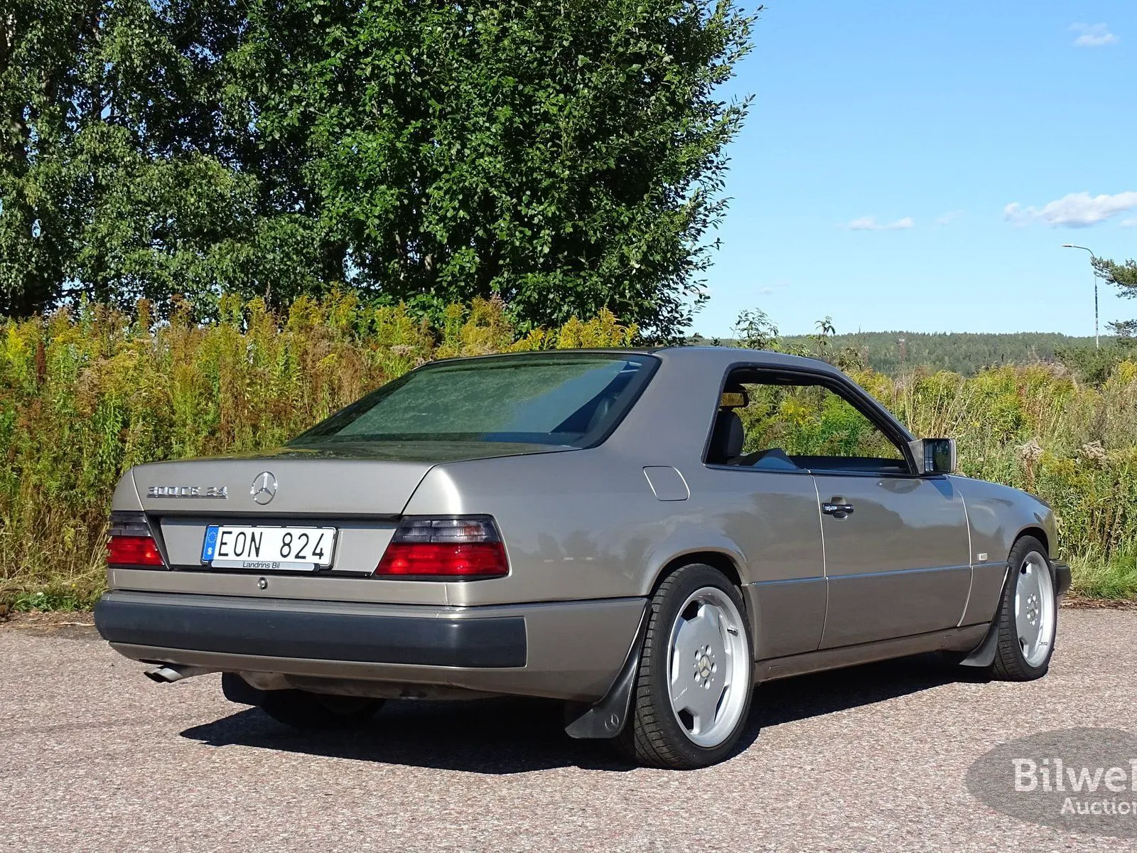 Vehicle image 23
