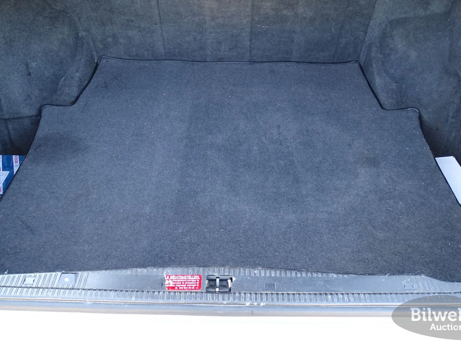 Vehicle image 76