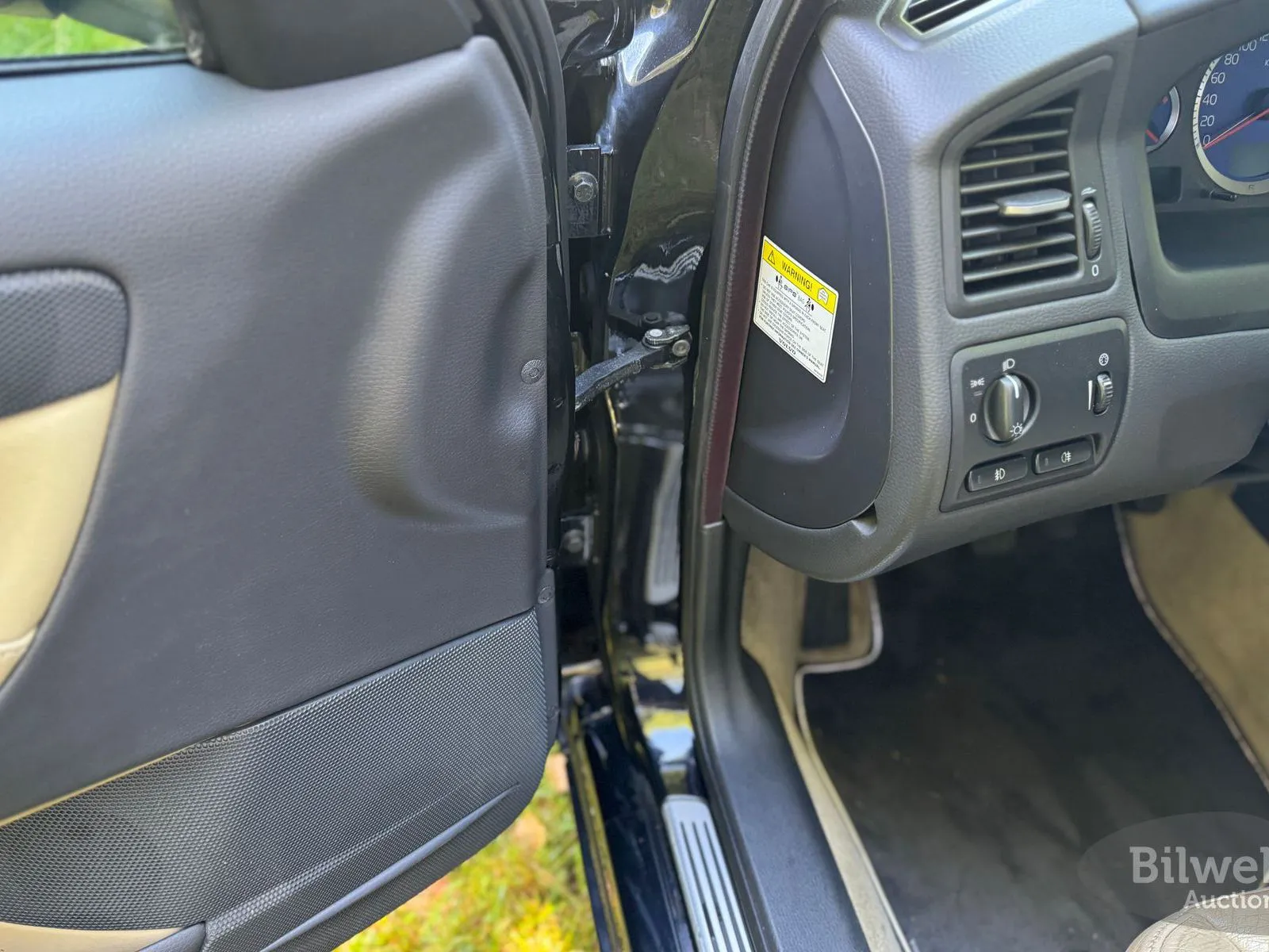 Vehicle image 28
