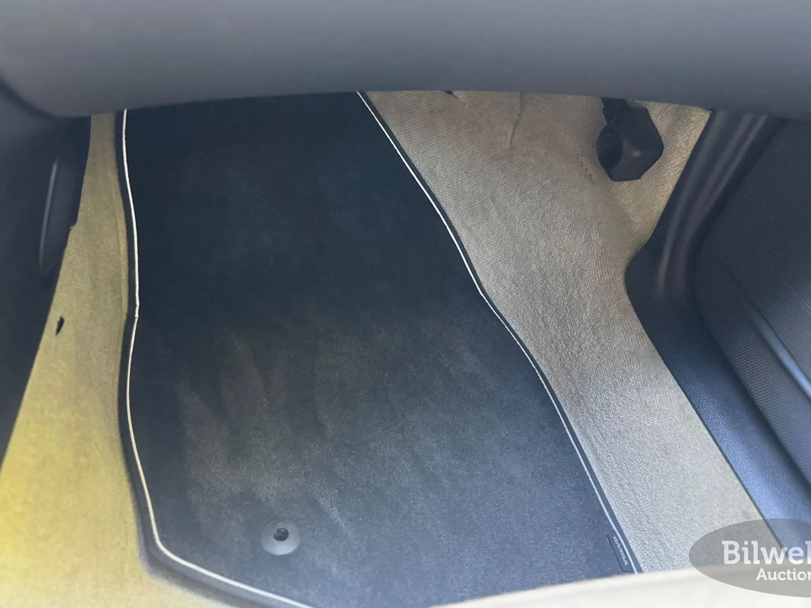 Vehicle image 41