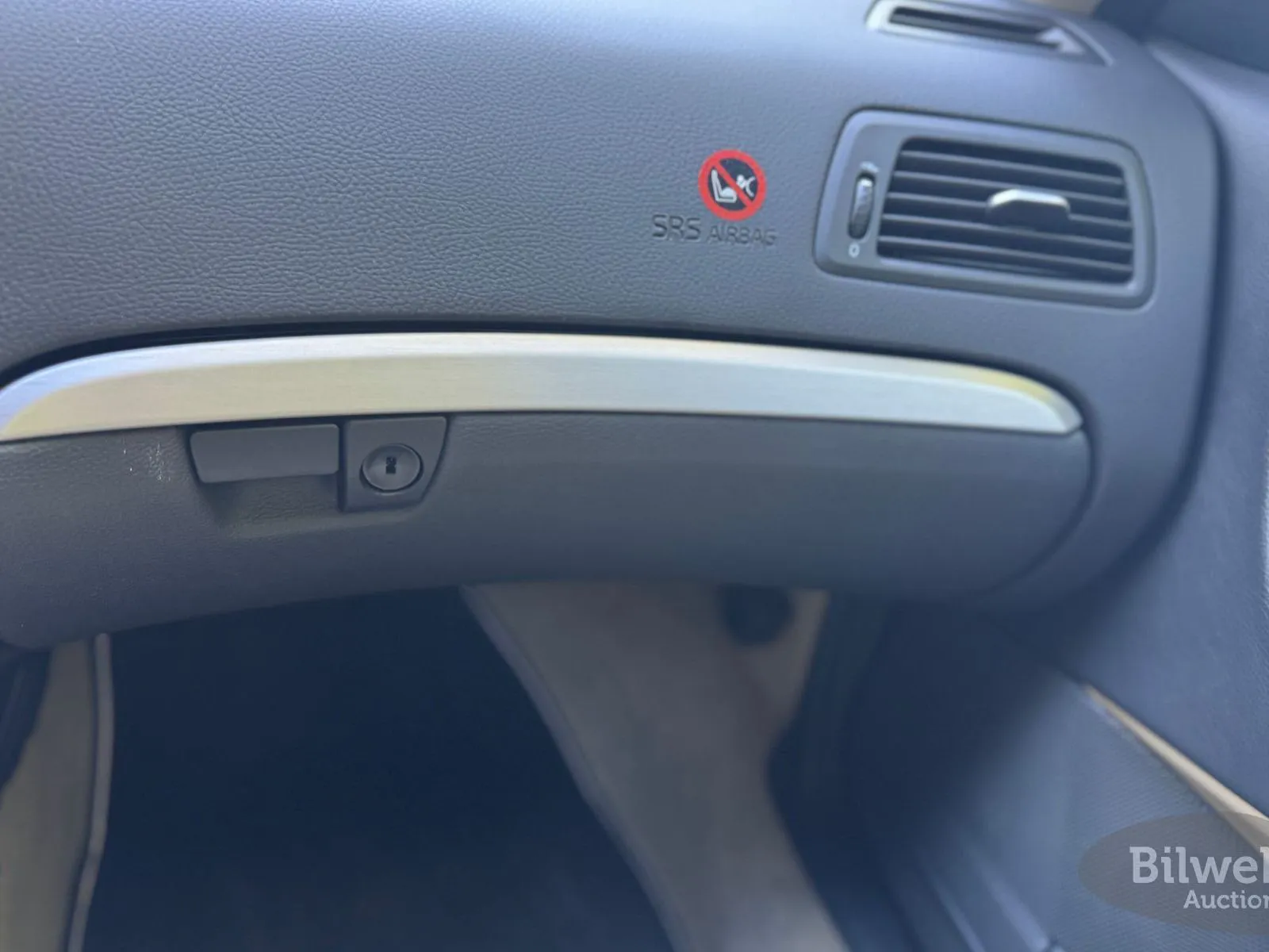 Vehicle image 40