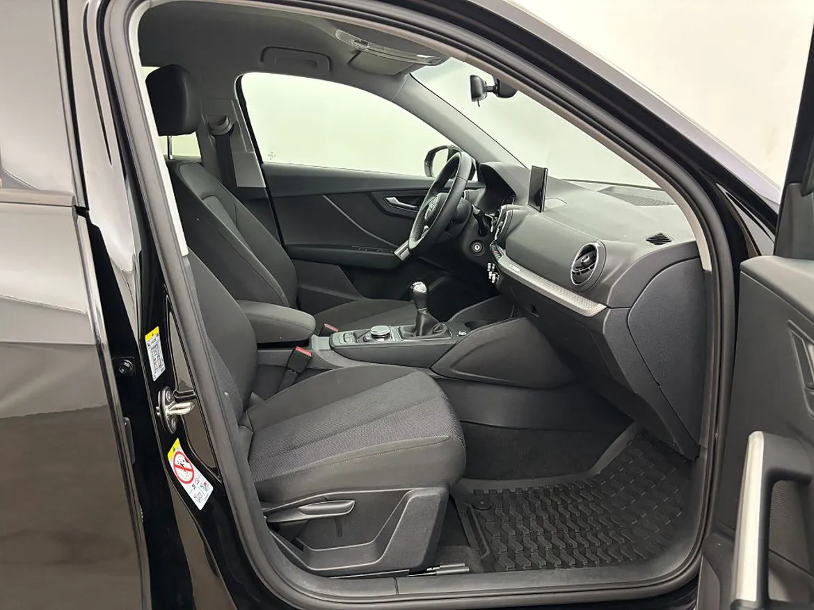 Vehicle image 18