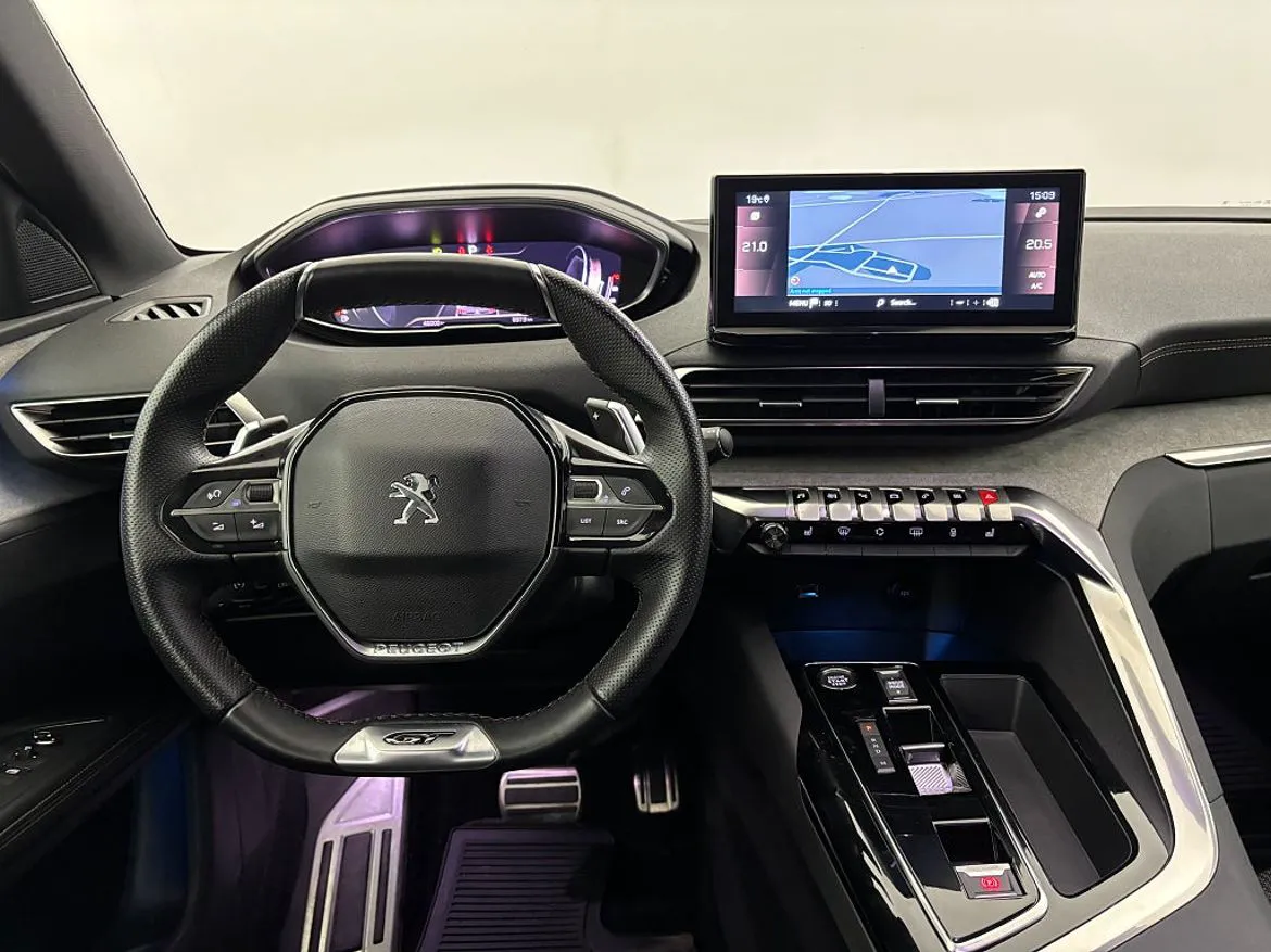 Vehicle image 24
