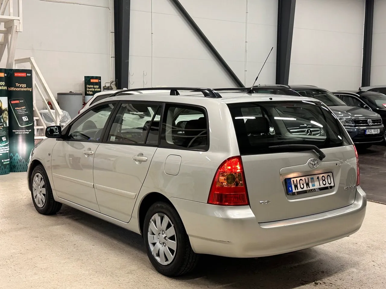 Vehicle image 4