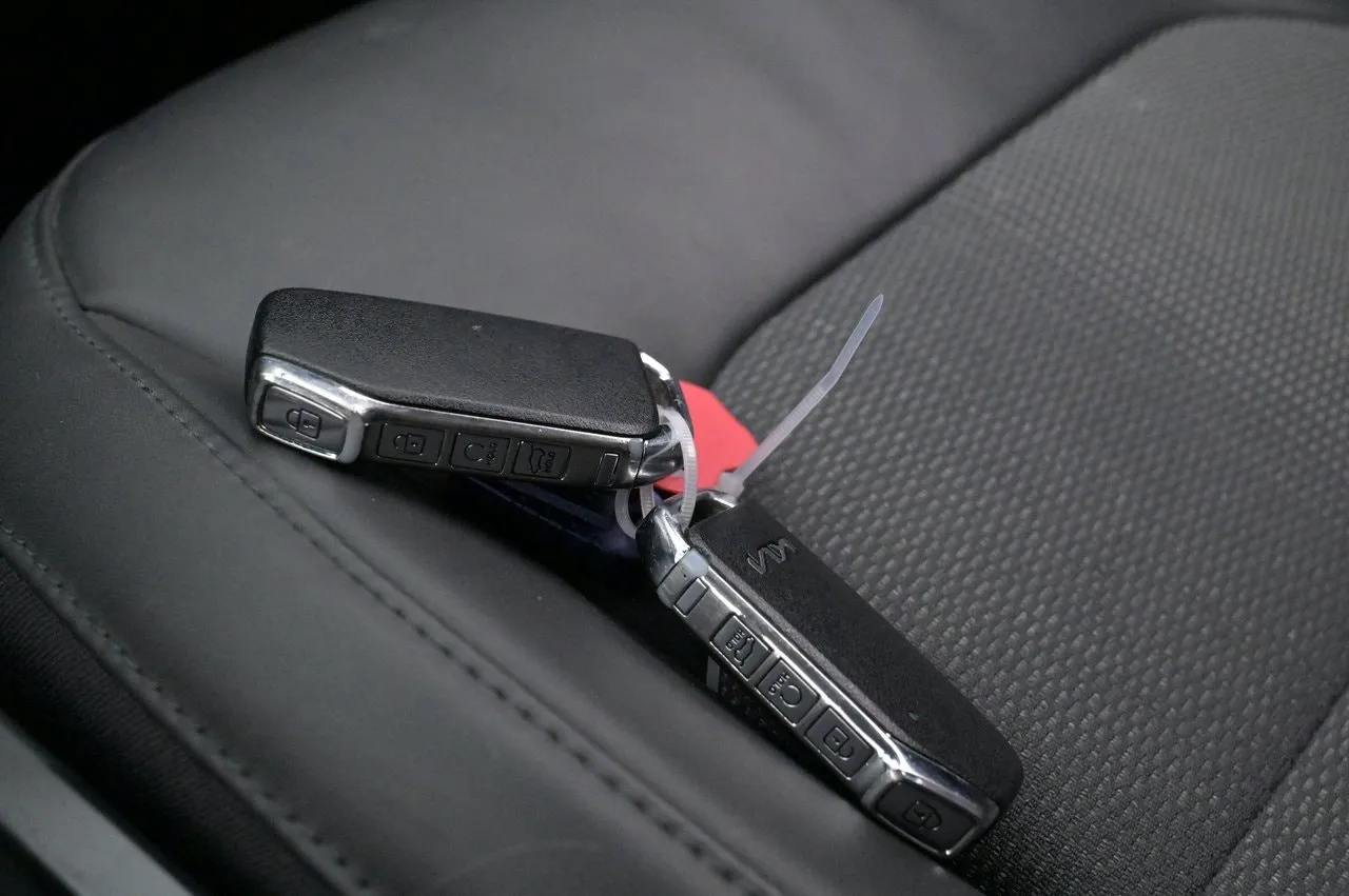 Vehicle image 20