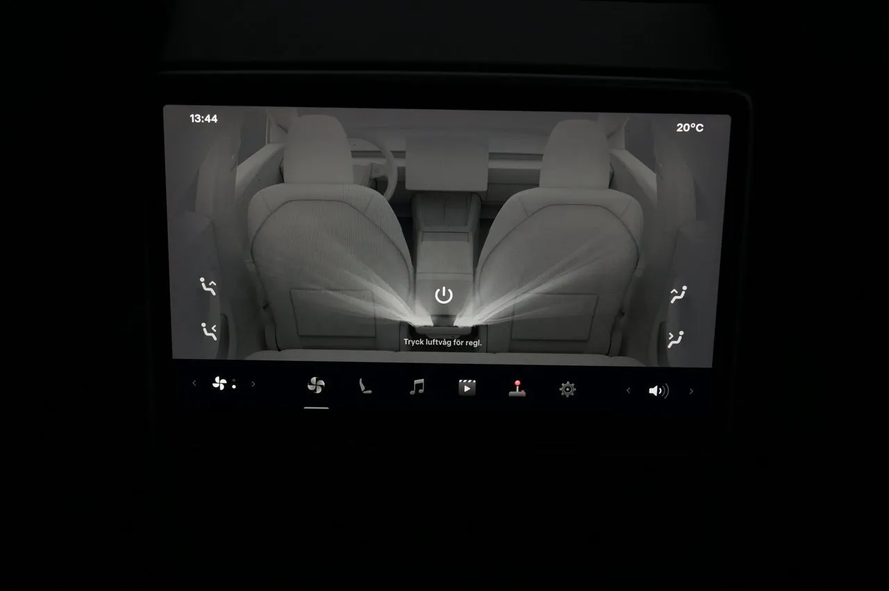 Vehicle image 20