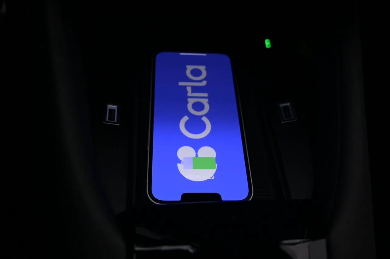Vehicle image 18