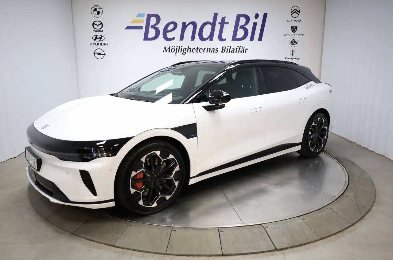 Vehicle image 6