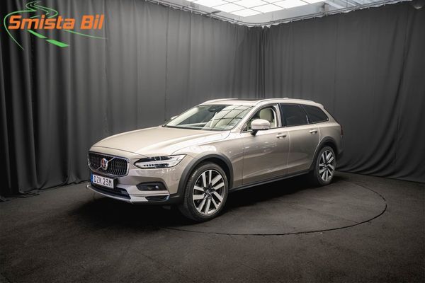 Volvo V90 Cross Country B4 AWD PRO PANO 20'' LÄDER H/K DRAG 360° ELSTOL MOMS - 2022