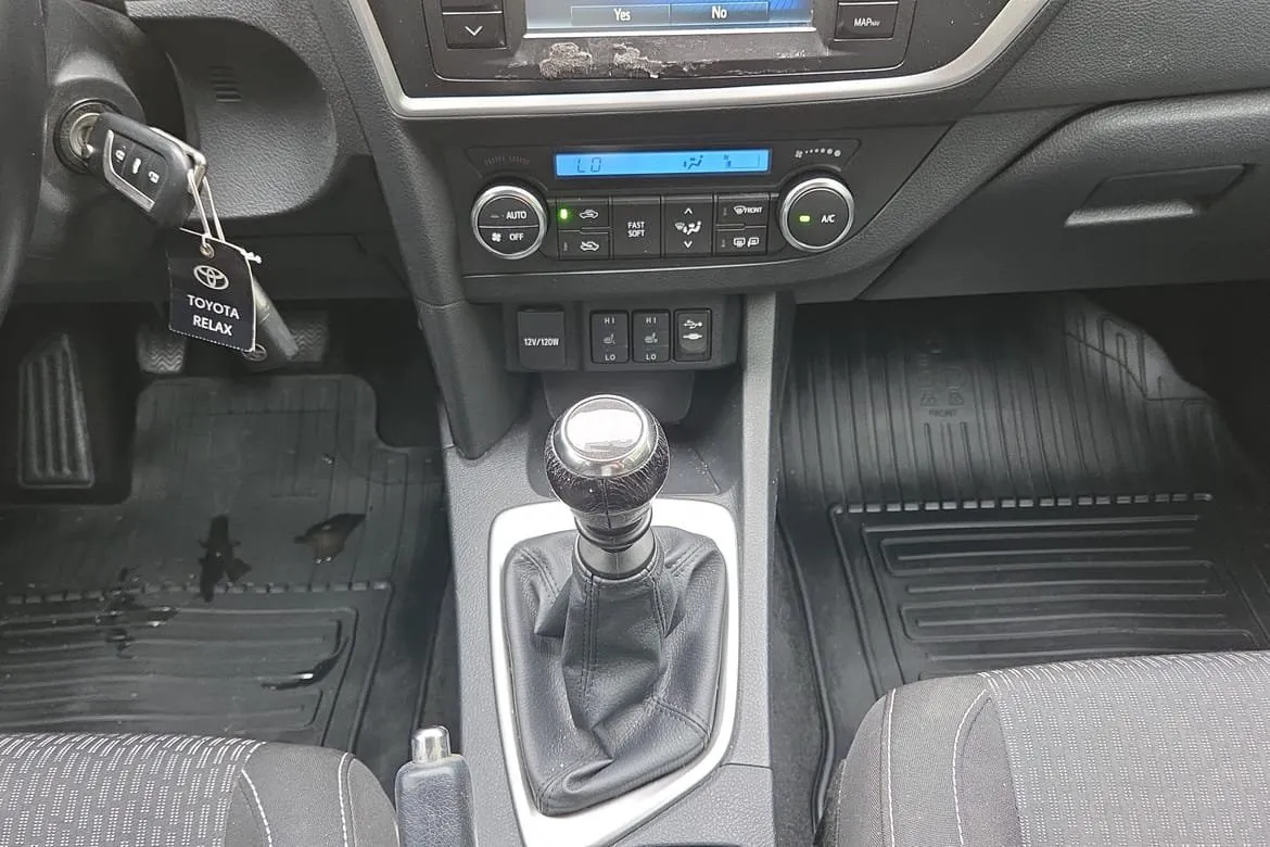 Vehicle image 19