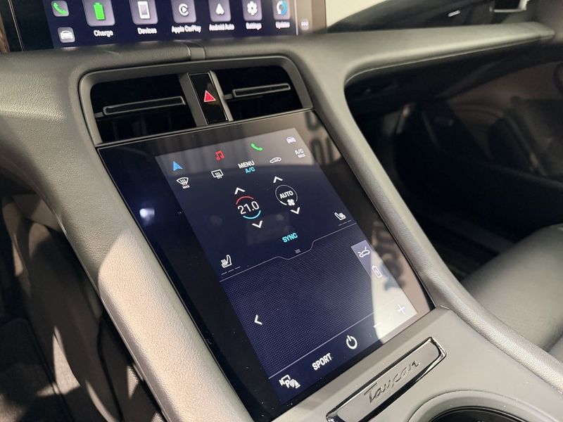 Porsche Taycan bild 18