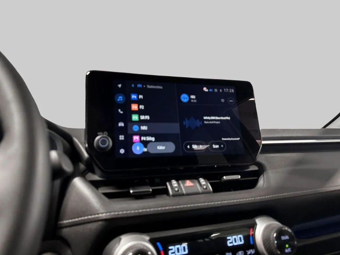 Vehicle image 14