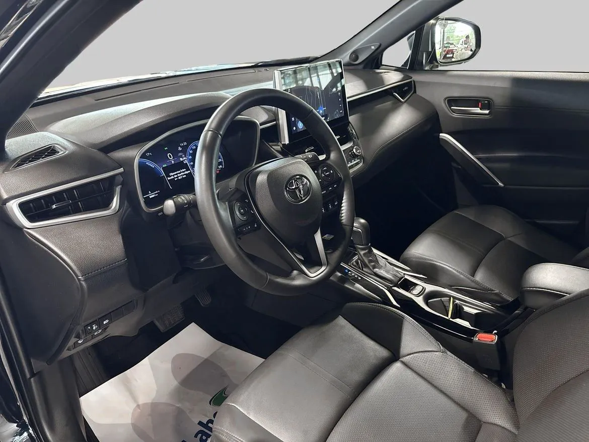 Vehicle image 13