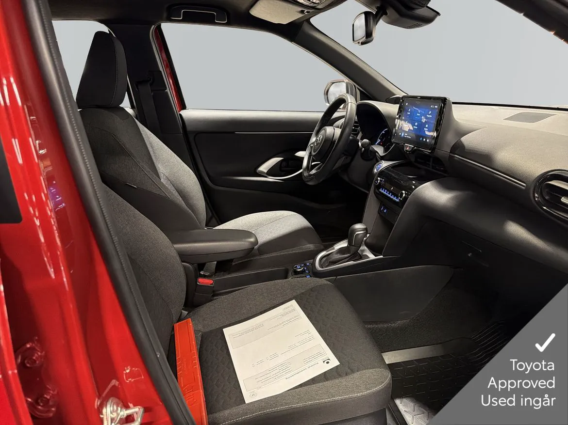 Vehicle image 6