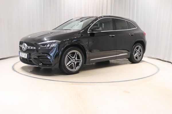 Mercedes GLA200 163hk AMG-Line Aut Drag Pano Kamera Nav - 2025