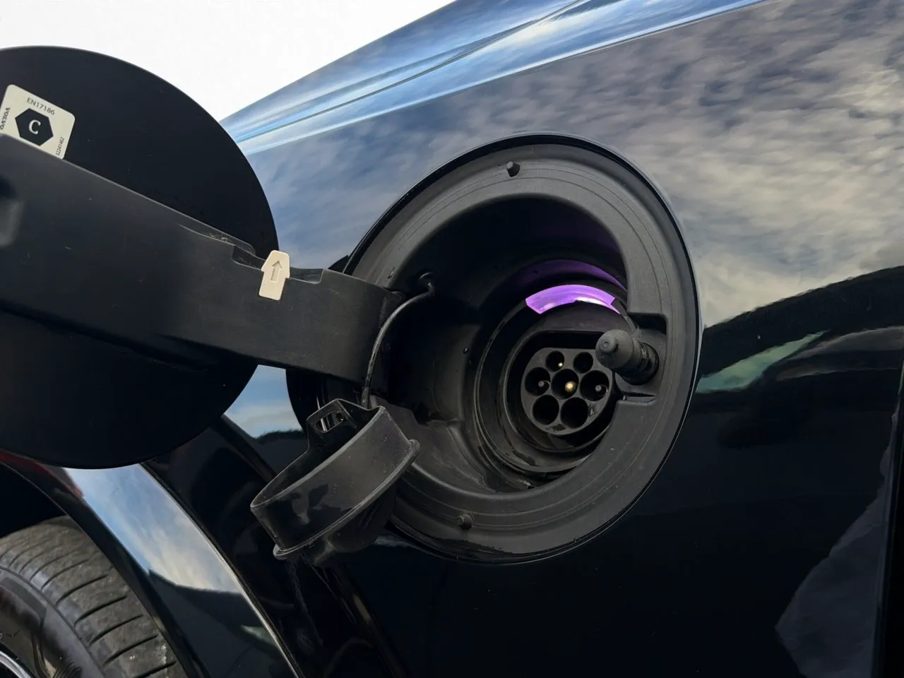 Vehicle image 32