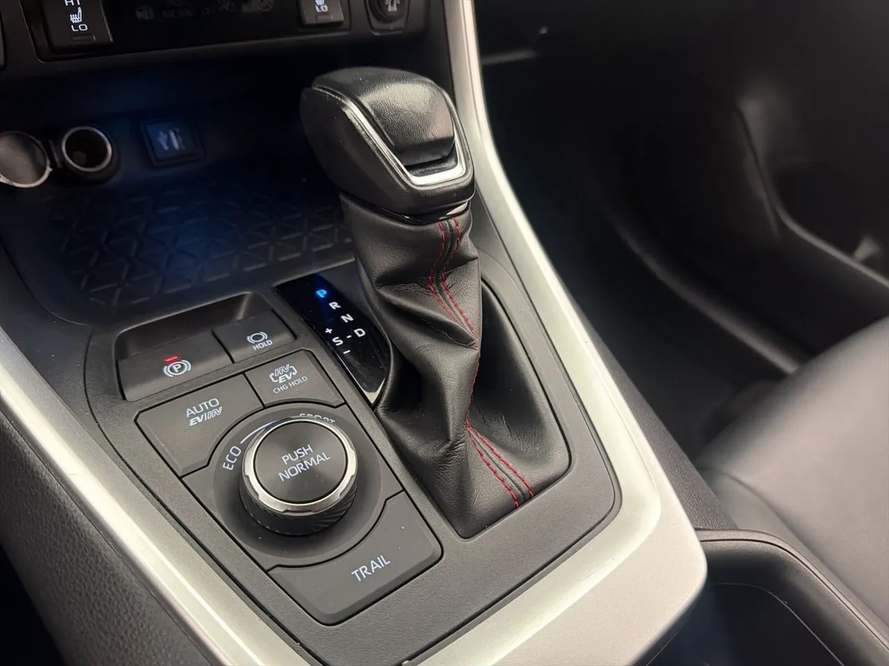 Vehicle image 32