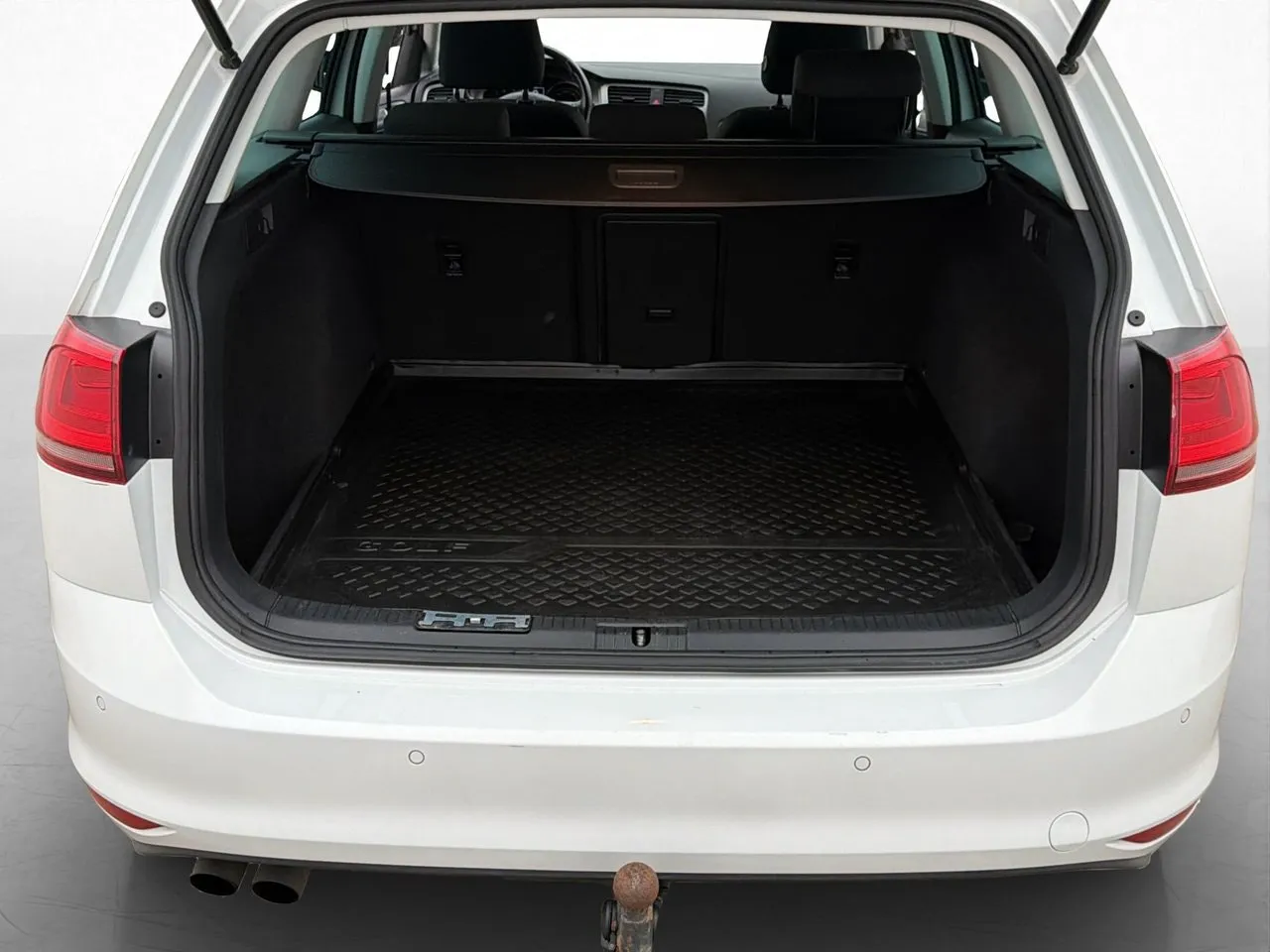 Vehicle image 28