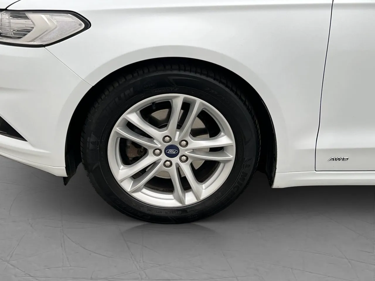 Vehicle image 30