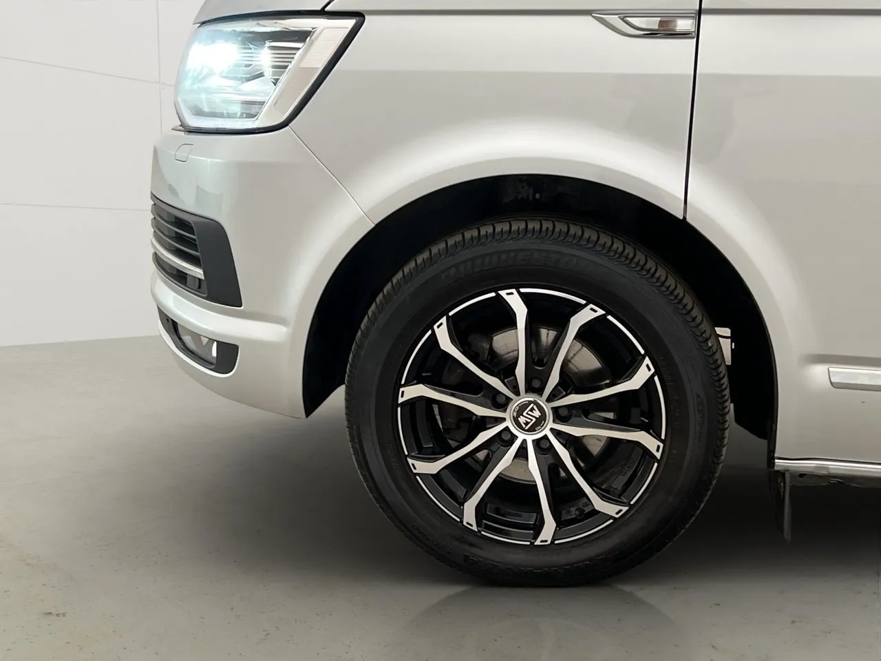 Vehicle image 31