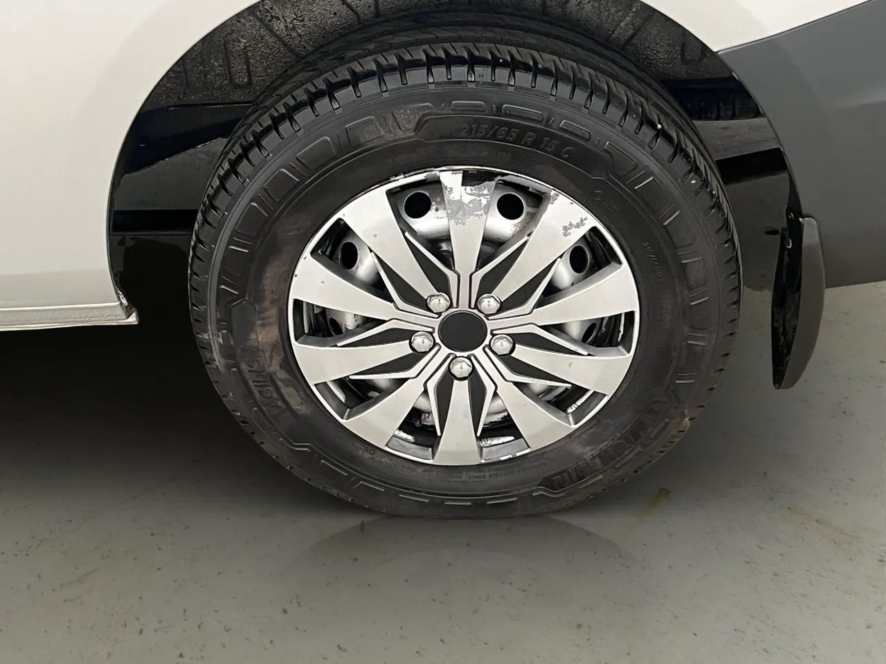 Vehicle image 25