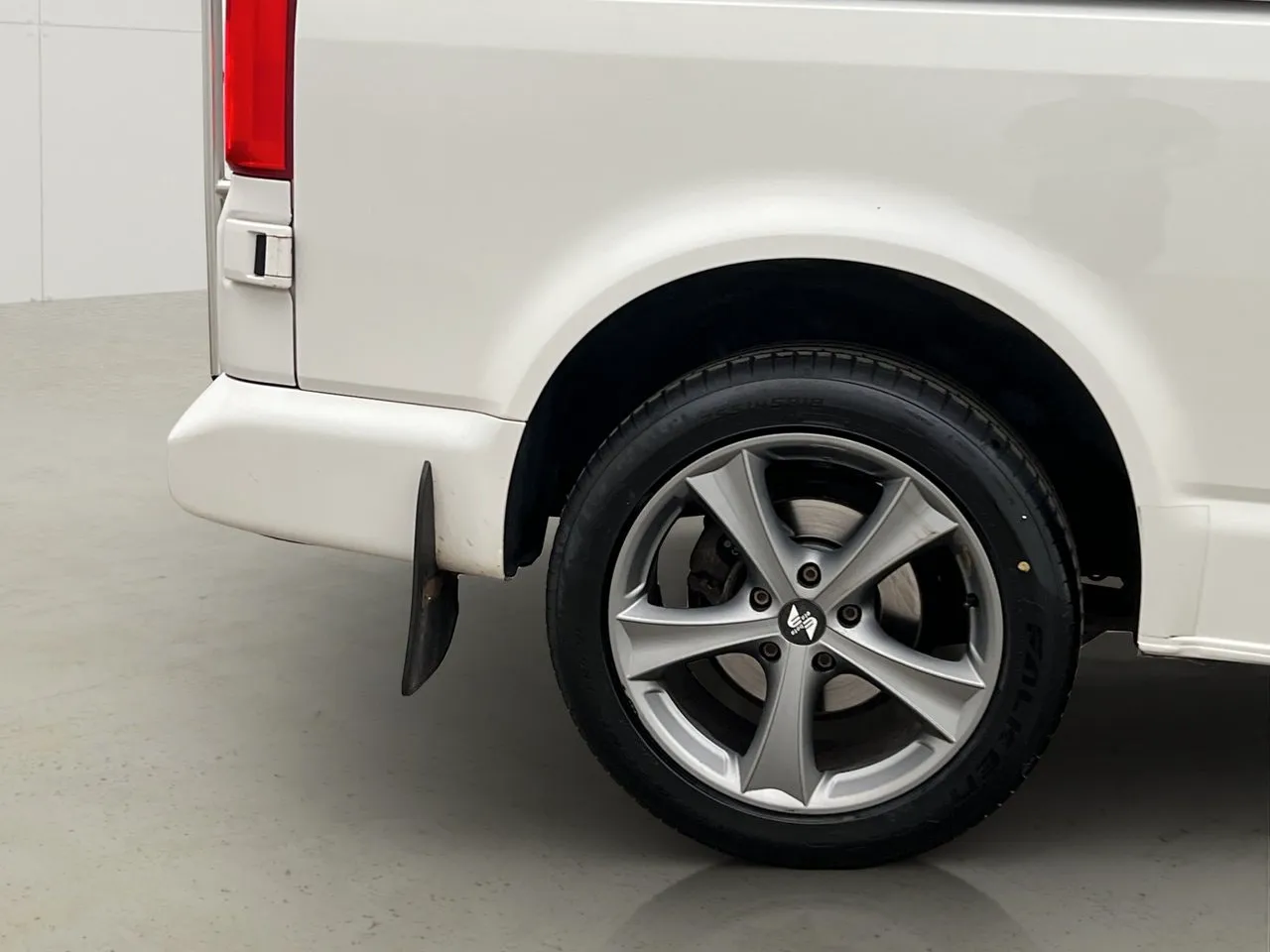 Vehicle image 31