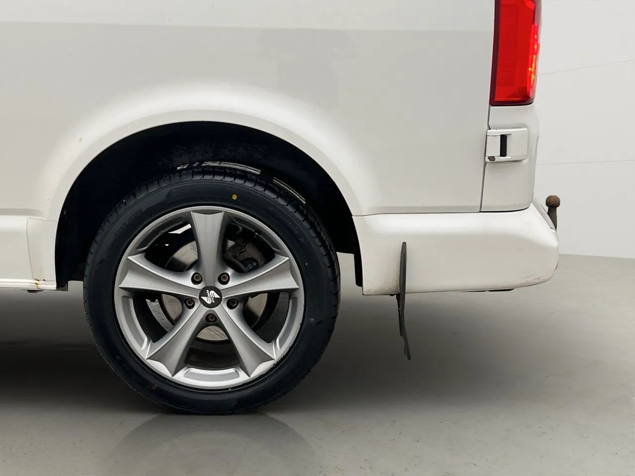 Vehicle image 30