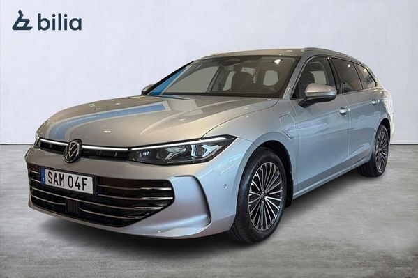 Volkswagen Passat Elegance 1.5 TSI eHybrid Värm Drag 272HK - 2025
