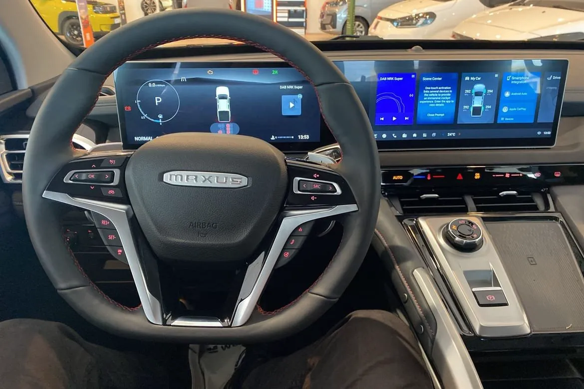 Vehicle image 14