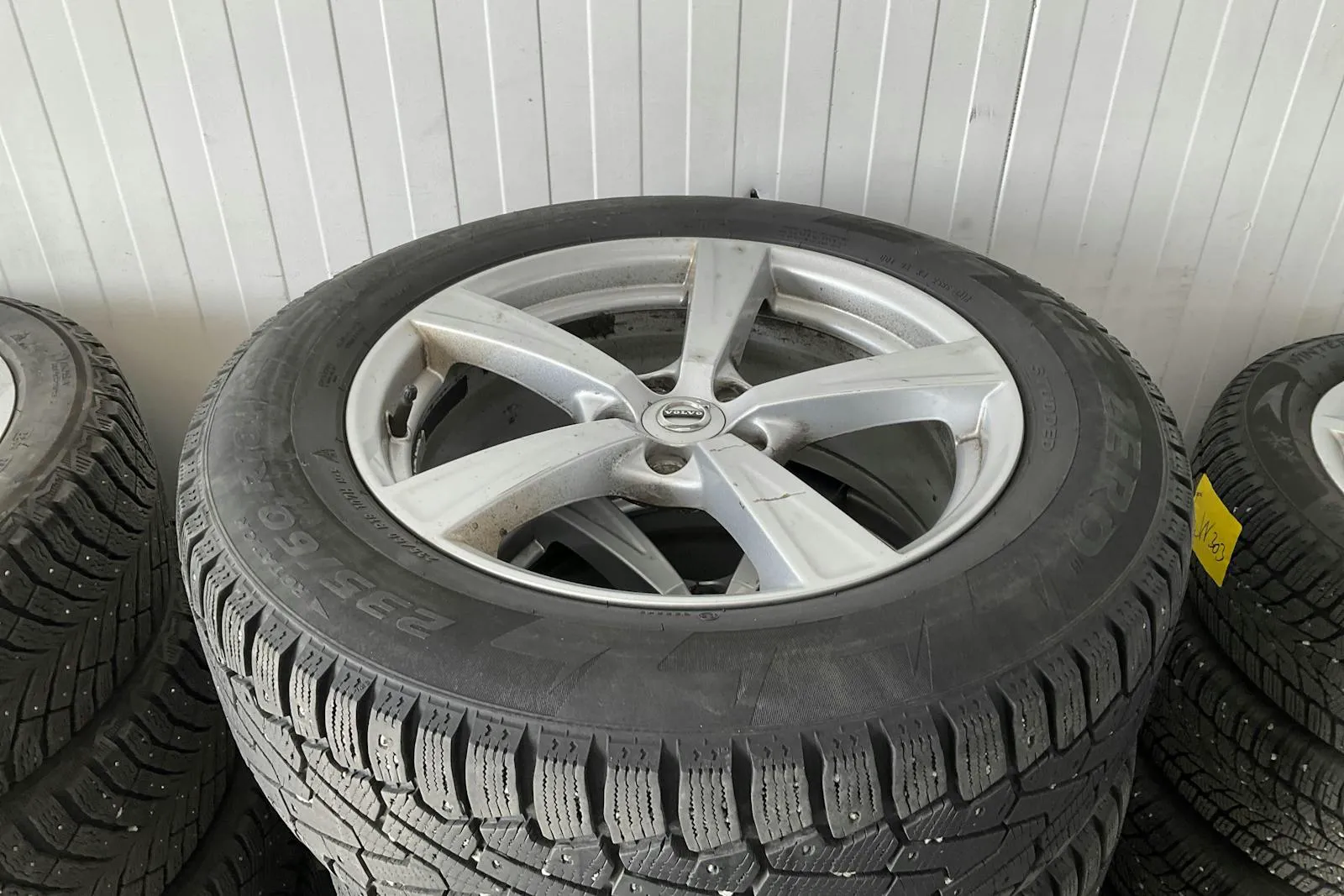 Vehicle image 14