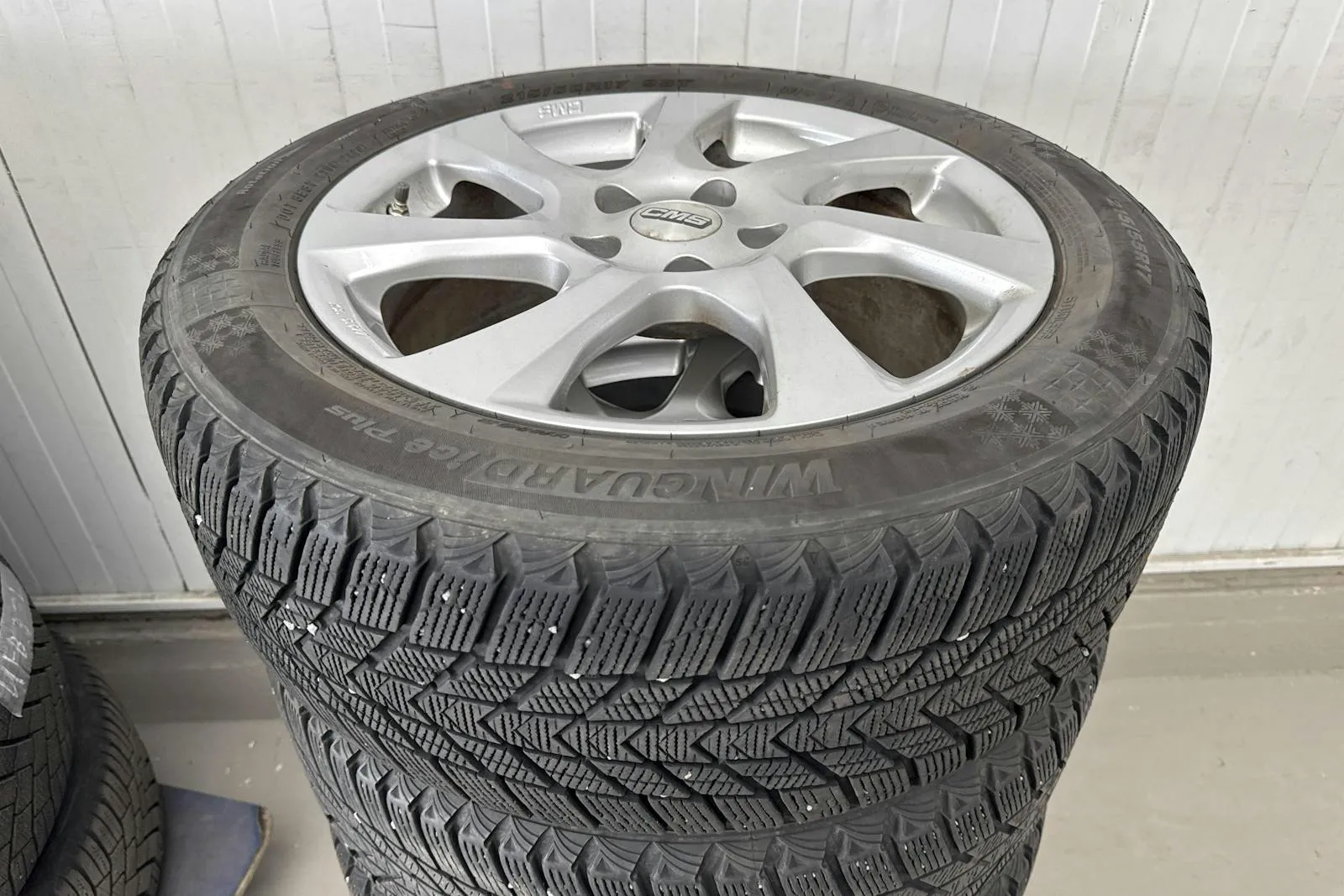 Vehicle image 12