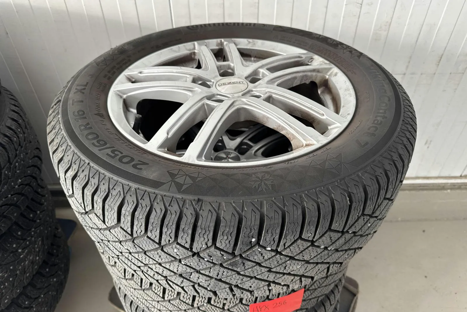 Vehicle image 16