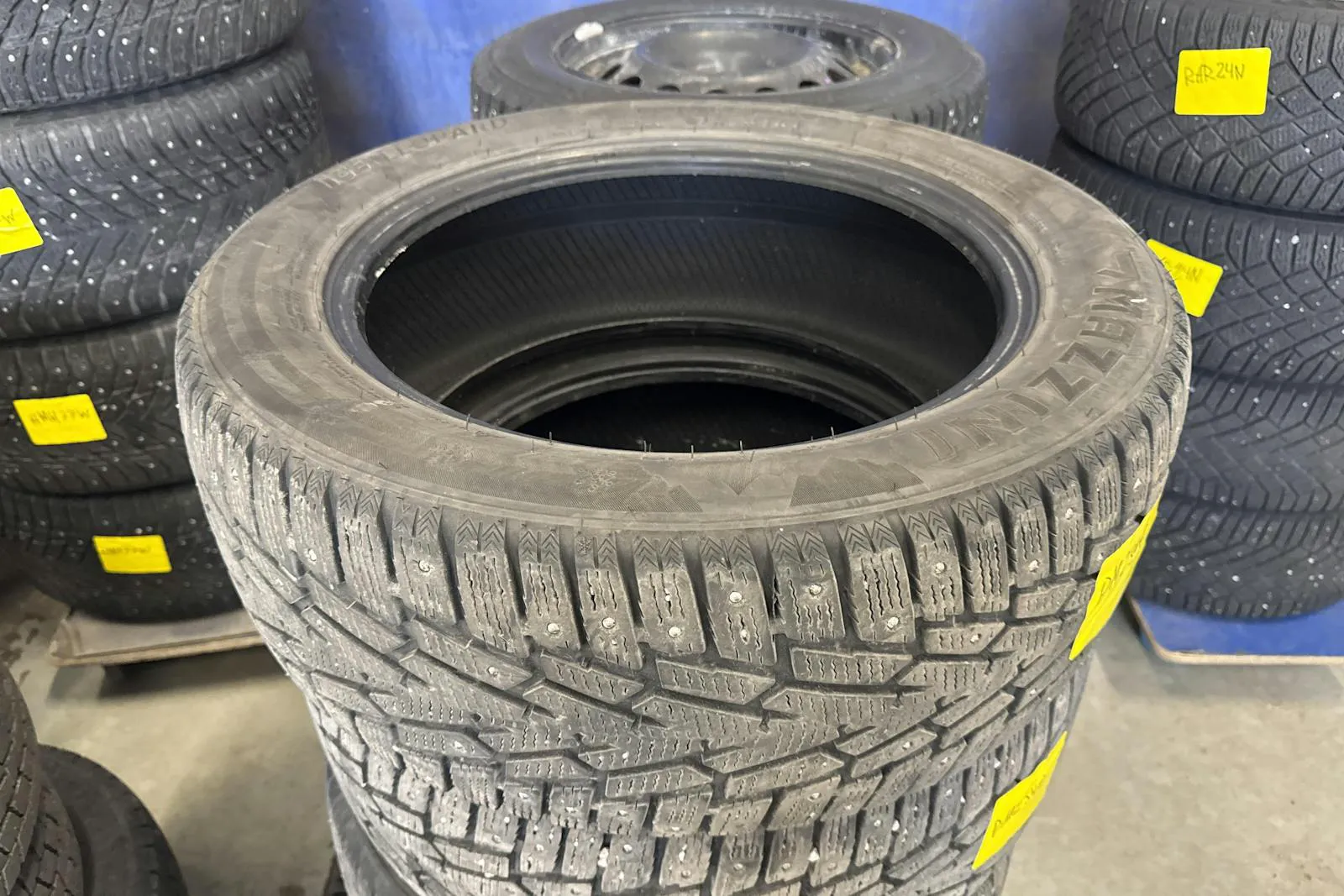 Vehicle image 21