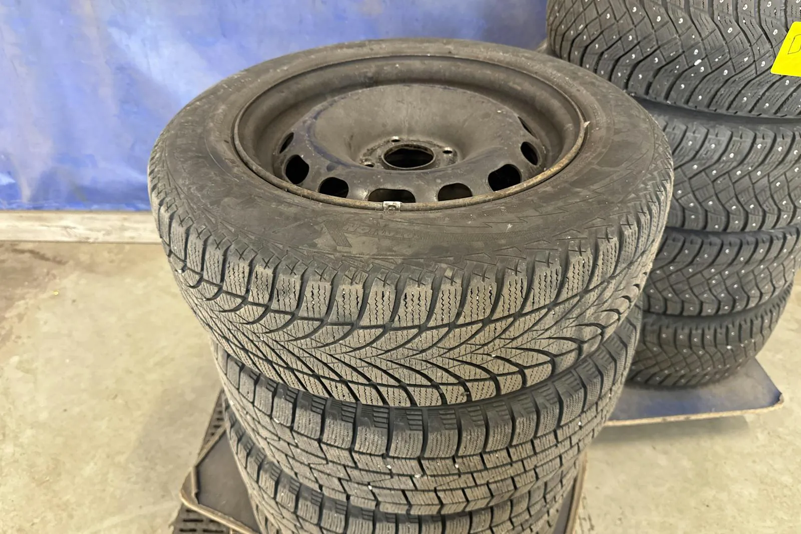 Vehicle image 13