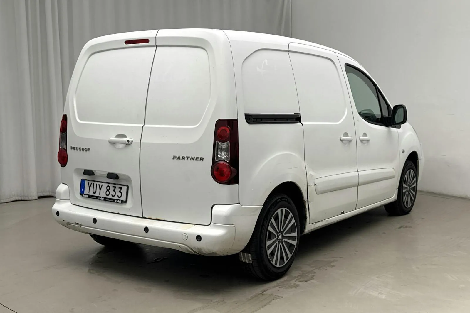 Vehicle image 2