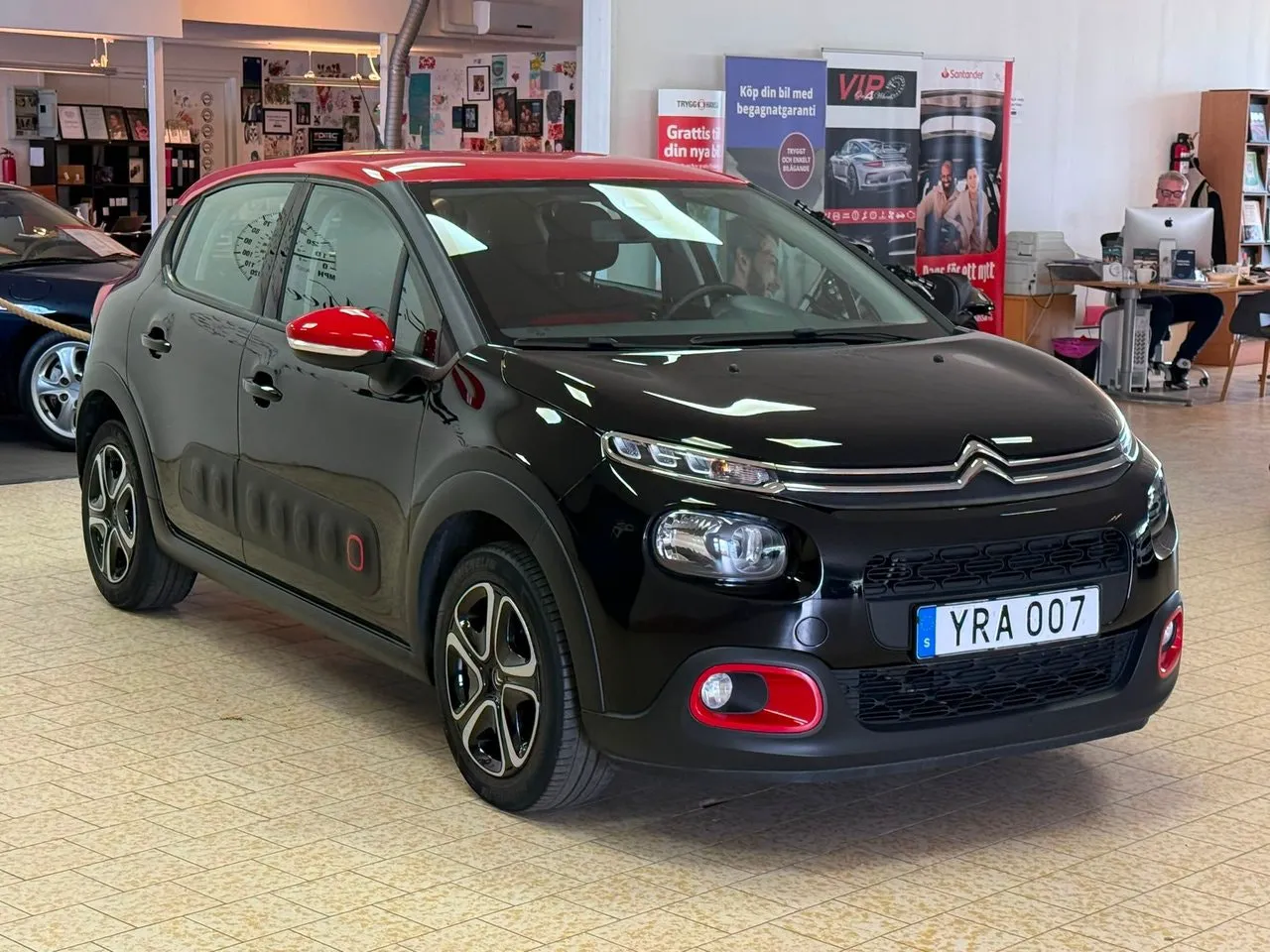 Vehicle image 8