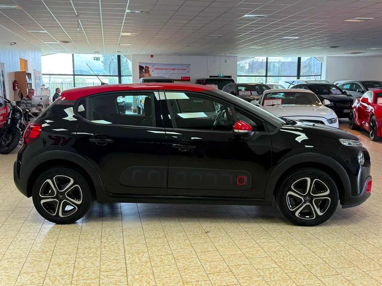 Vehicle image 7