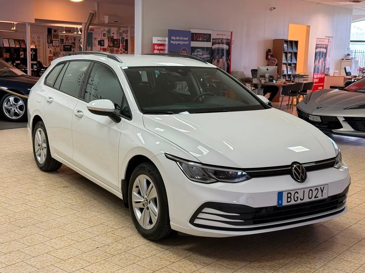Vehicle image 8