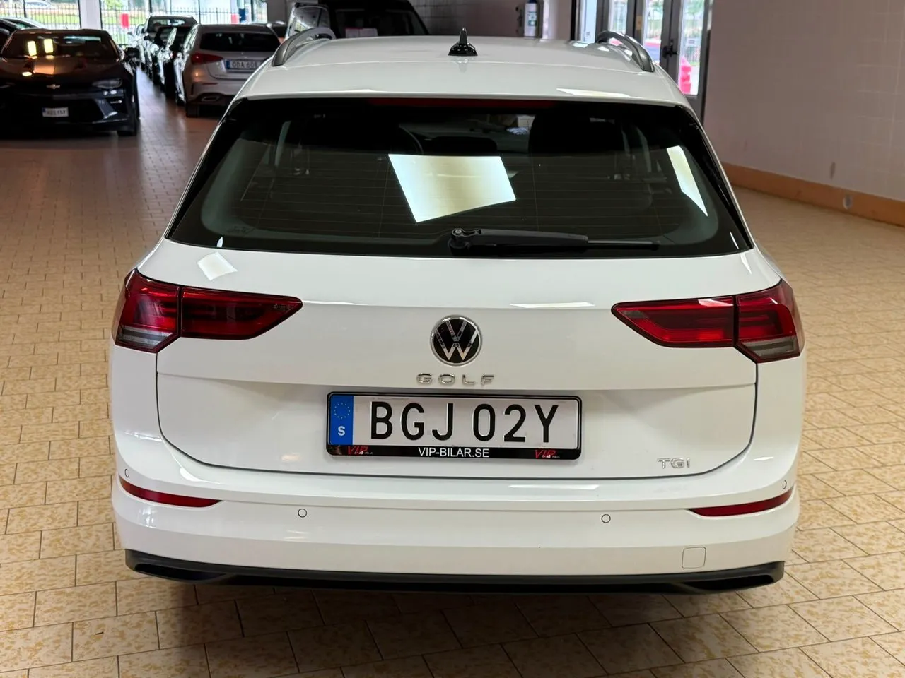 Vehicle image 5